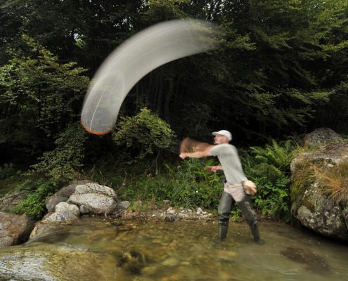 Matteo Siesa, ecologo ed entomologo, a caccia di libellule nel Parco della Alpi Marittime